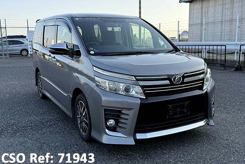 Toyota / Voxy 2015